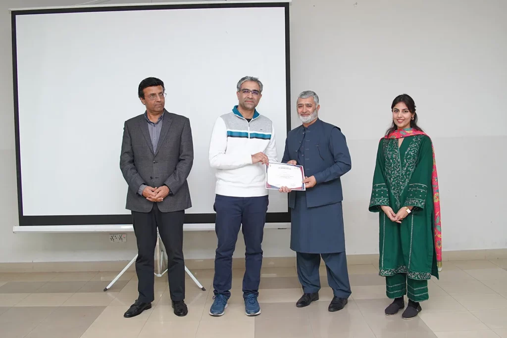 Closing and certificate distribution (10)