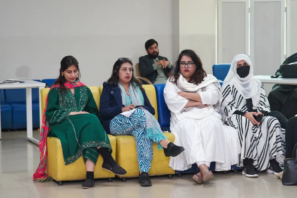 Closing and certificate distribution (13)