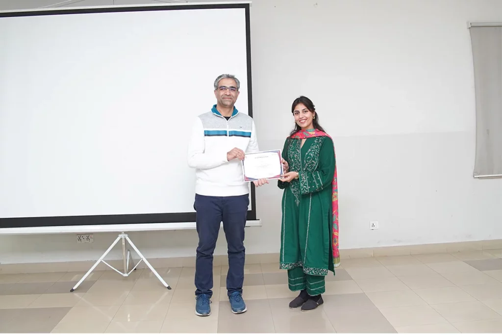 Closing and certificate distribution (8)