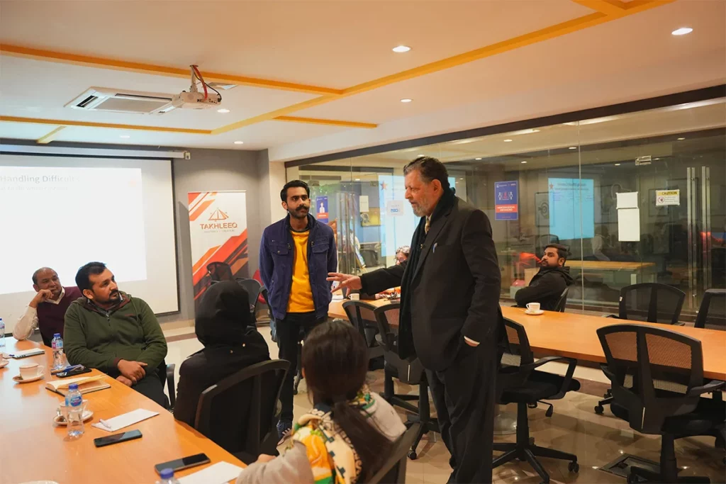 Handling Customers for Service Excellence (2)