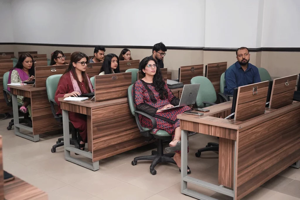 Microsoft Excel, PowerPoint & Canva (2)