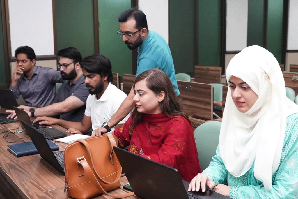 Microsoft Excel, PowerPoint & Canva (5)